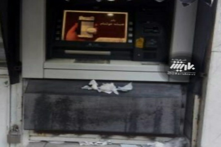 وضعیت یکی از عابر بانک های شهر در این روز های کرونایی