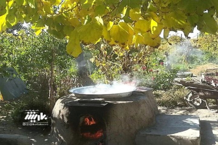 پخت دوشاب در این روزهای پاییزی