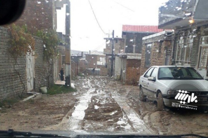 وضعیت نابسامان کوچه های خیابان آژیده الواج بعد از بارش باران