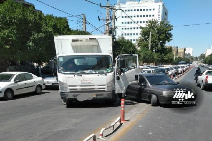 دور زدن خلاف ایجاد تصادف در خیابان کاشانی