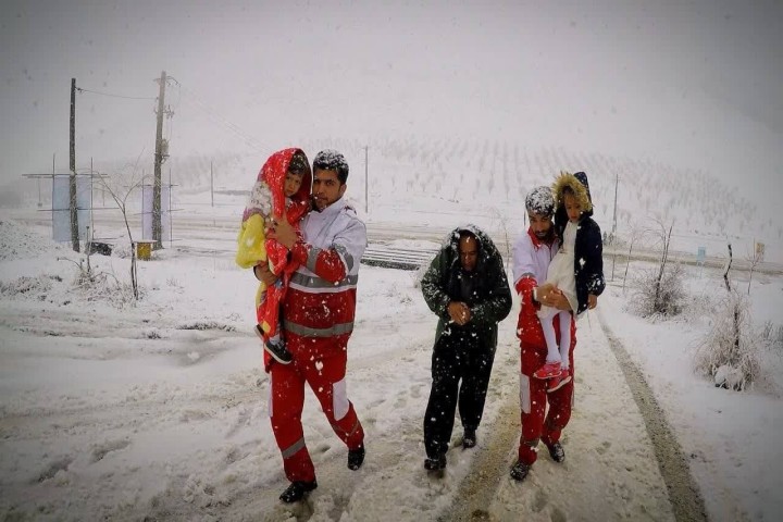 آماده باش هلال احمر آذربایجان غربی در پی آغاز بارش‌ها از روز شنبه
