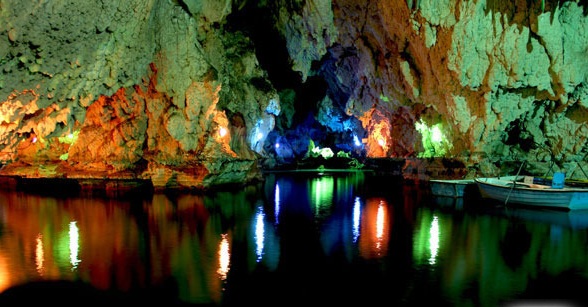 عجیب‌ترین غار آبی جهان در مهاباد +عکس