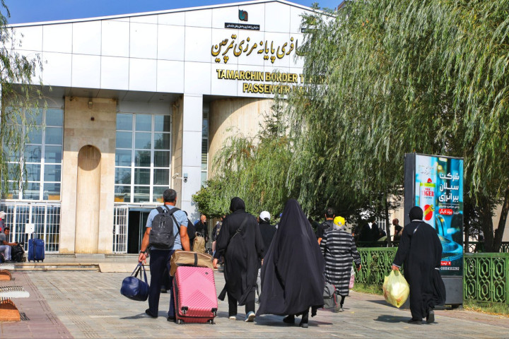 ایستایی کمتر از ۵ دقیقه ی زائران در پایانه تمرچین؛ مسیر روان و هوای مطلوب در خدمت زائران اربعین