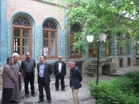 مدیر کل اجتماعی و فرهنگی استانداری آذربایجان غربی ازمدرسه تاریخی هدایت ارومیه بازدید کرد