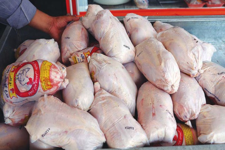 گرانی های لحظه ای و سلیقه ای مرغ در ارومیه/ بازار مرغ به کدام سو می‌رود؟
