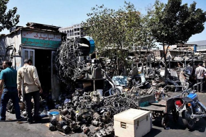 ضرورت پاک‌سازی سیمای شهر ارومیه از ضایعات فروشان