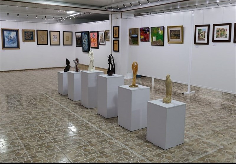آثار ۳۶ هنرمند تراز اول کشور در ارومیه به نمایش گذاشته شد