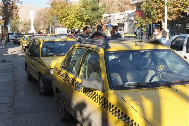 رانندگان تاکسی فاصله‌گذاری اجتماعی را رعایت کنند