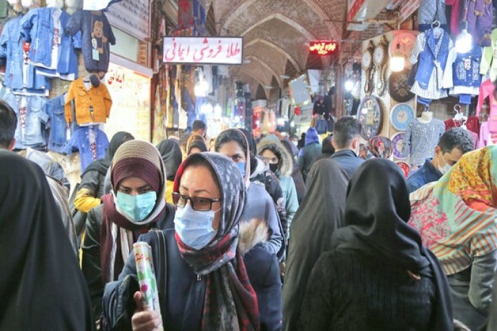 پروتکل‌های بهداشتی گم شده در هیاهوی بازار شب عید