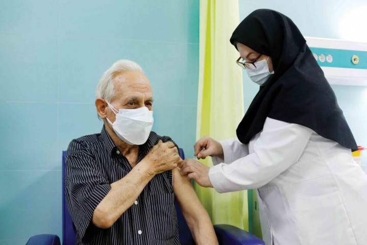 آغاز ثبت نام واکسیناسیون برای افراد ۶۵ سال به بالا
