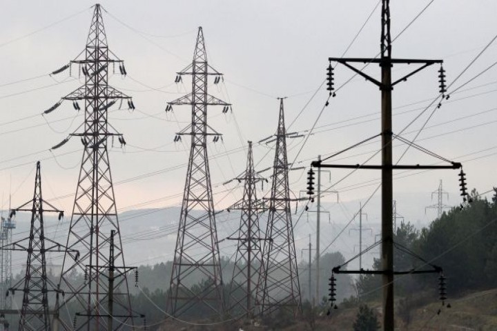 توسعه ۶۰ کیلومتر شبکه توزیع برق در ارومیه