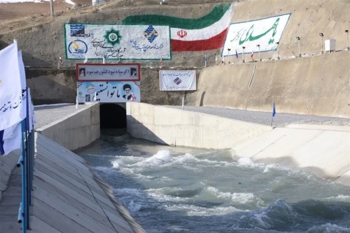 سامانه انتقال آب به دریاچه ارومیه با حضور رئیس جمهور افتتاح شد