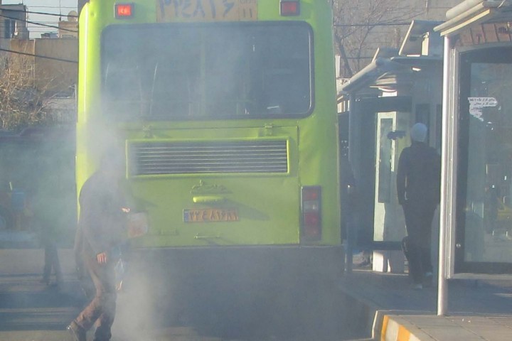 ریه های شهر مملو از دود اگزوز اتوبوس های شهری