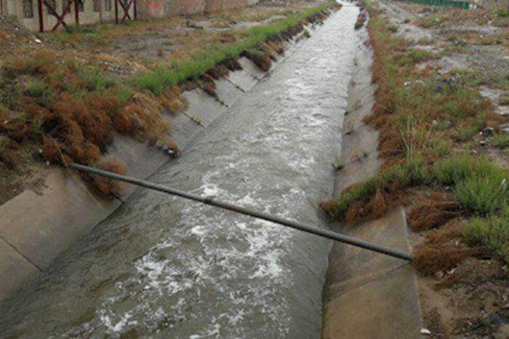 عدم ایمن‌سازی کانال آب در ارومیه؛ معضلی که همچنان باعث تهدید جان شهروندان شده است!