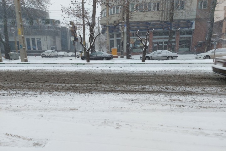 خواب زمستانی مسئولان شهری، بارش برف را به کام شهروندان ارومیه ای تلخ کرد