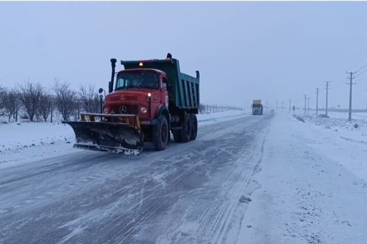 شکری: ۳۶ هزار کیلومتر راه در آذربایجان غربی برف روبی شد