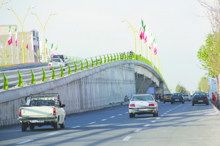 تبدیل پل های روگذر ارومیه به محلی برای کورس