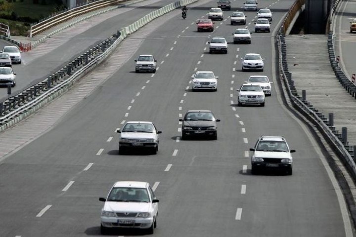 رشد نزدیک به ۲۱ درصدی تردد وسائل نقلیه در محورهای ارتباطی آذربایجان‌غربی