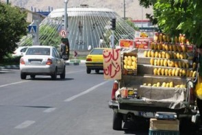 ساماندهی وانت‌بارهای ميوه فروش نيازمند تدبير جدی مديريت شهری ارومیه