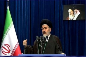 نباید اجازه دهیم شخصیت امام (ره) را تحریف کنند نباید اجازه دهیم شخصیت امام (ره) را تحریف کنند