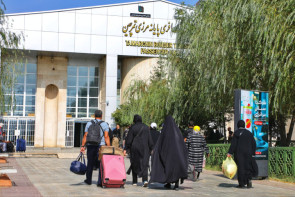 ایستایی کمتر از ۵ دقیقه ی زائران در پایانه تمرچین؛ مسیر روان و هوای مطلوب در خدمت زائران اربعین ایستایی کمتر از ۵ دقیقه ی زائران در پایانه تمرچین؛ مسیر روان و هوای مطلوب در خدمت زائران اربعین