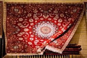 یکی از بزرگترین فرش های دستباف ابریشمی کشور در ارومیه