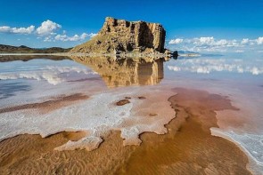 دریاچه ارومیه در حال جان دادن است