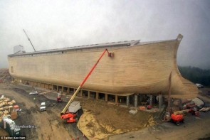 بازسازی کشتی عظیم حضرت نوح + عکس