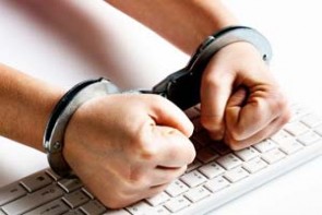 دستگیری مجرم اینترنتی