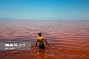 ممنوعیت شنا در دریاچه ارومیه برای مبتلایان به فشار خون بالا