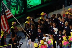 حضور ورزشکار محجبه در رژه کاروان آمریکا