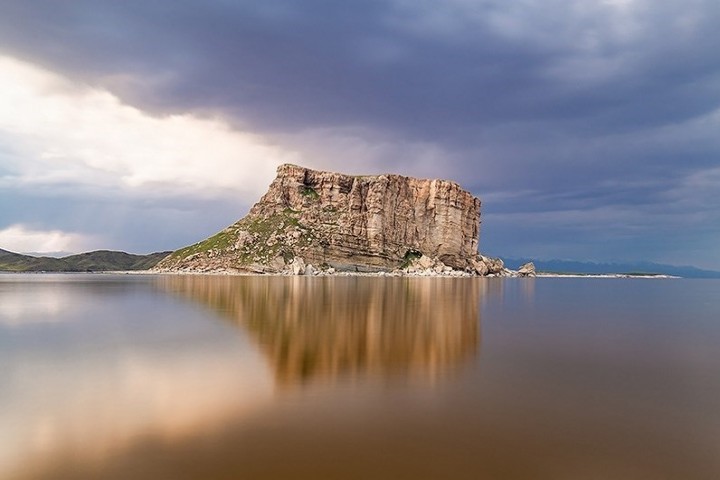 دریاچه ارومیه محلی برای ثبت عکس یادگاری مسئولان!