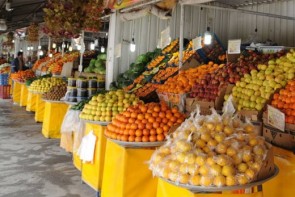 آغاز عرضه میوه شب یلدا در بازار ارومیه