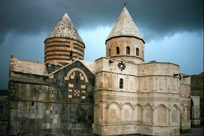 آذربایجان غربی رکورد دار ثبت آثار ملی درکشور میباشد