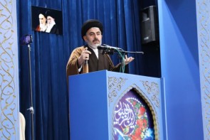 استقلال و آزادی مهمترین شعار جمهوری اسلامی ایران است