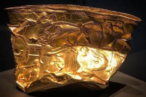جام زرین حسنلو نقده در موزه ارومیه رونمایی شد