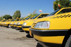 نصب محافظ جداکننده راننده و مسافرین در تاکسی‌های ارومیه