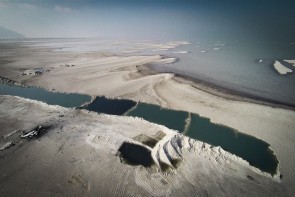 بی آبی دریاچه ارومیه، بیداد می کند/ مردم چشم انتظار حمایت ملی هستند