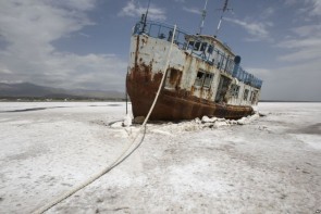 مرگ خاموشی که سالها پیش از بی تدبیری مسولین گریبانگیر دریاچه ارومیه شد