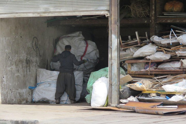 مکان های جمع آوری ضایعات در داخل شهر بلای جان شهروندان